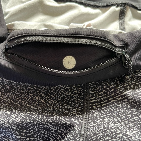 Lululemon Speed Up Shorts Unlined 2.5” - Picture 3 of 4